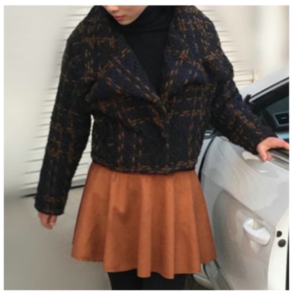 The BEYONKA Chunky Tweed Jacket - Picture 6 of 10